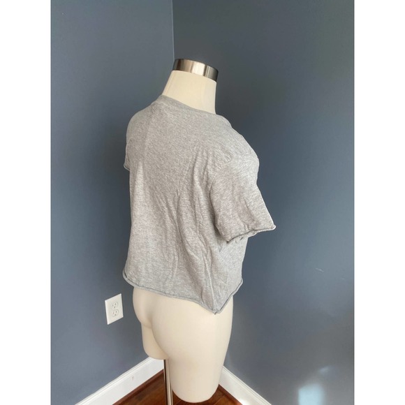 Glassons gray crop top with tigers, size small - Picture 9 of 9